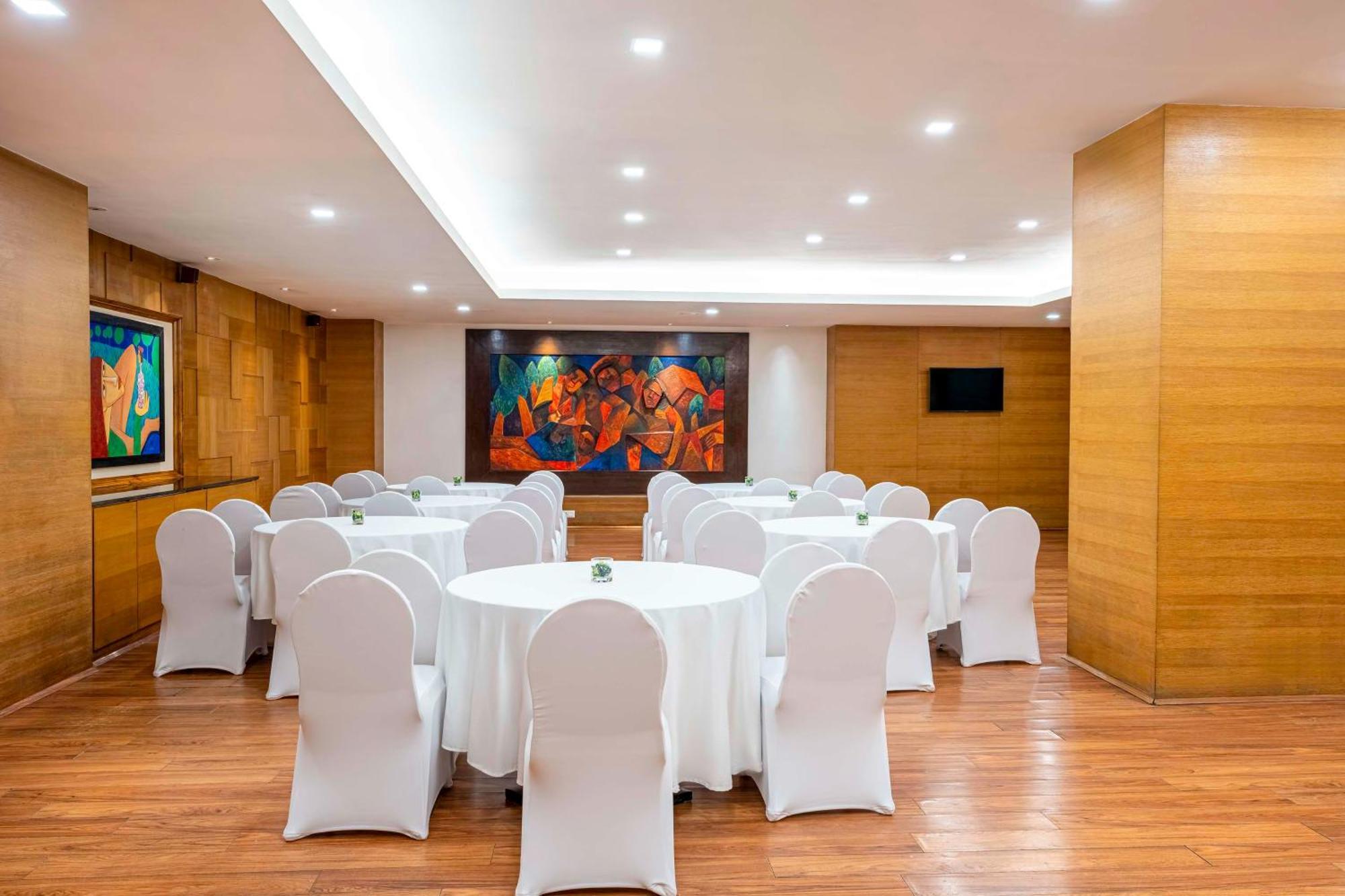 Svelte Delhi, A Member Of Radisson Individuals Hotel Új-Delhi Kültér fotó