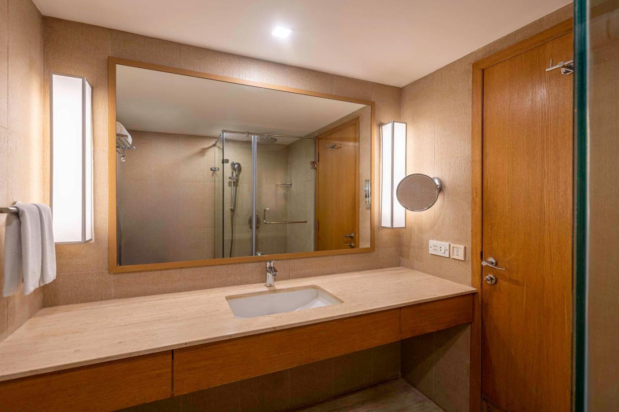 Svelte Delhi, A Member Of Radisson Individuals Hotel Új-Delhi Kültér fotó